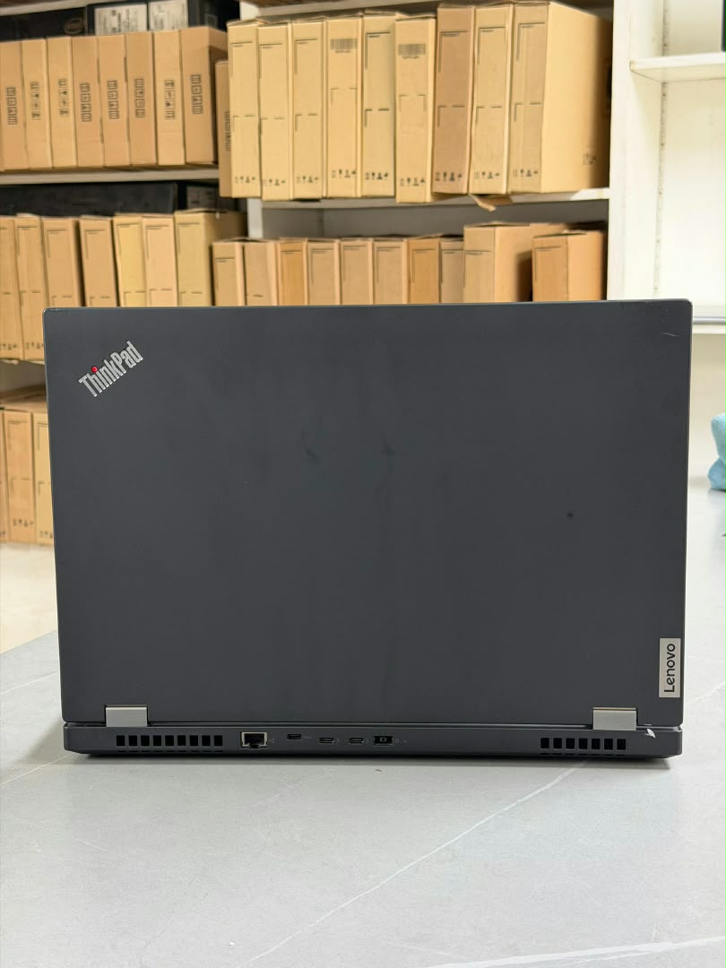 Lenovo ThinkPad P15s — Puissance professionnelle